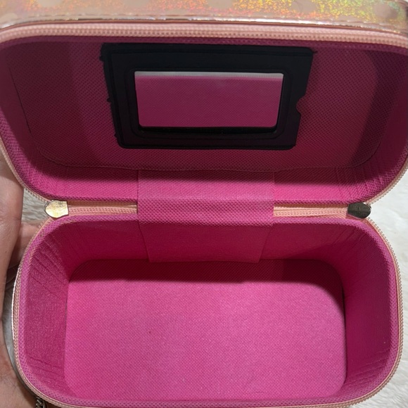 Tan and Gold Vintage Cosmetic Bag with Metal Frame - Picture 8 of 8